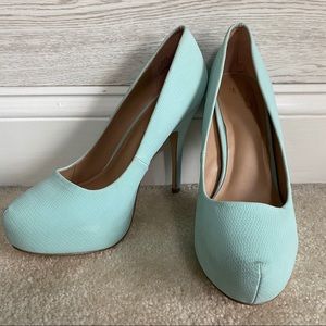 🦋3/$15🦋 Light Blue Mix No. 6 Platform Heels